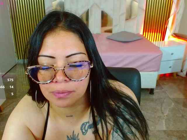 martina-tay martina-tay