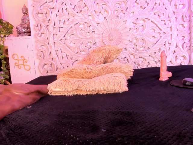 antonnella-lopez's BongaCams show and profile