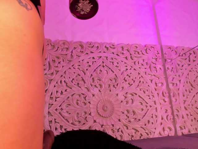 antonnella-lopez's BongaCams show and profile