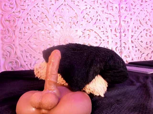 antonnella-lopez's BongaCams show and profile