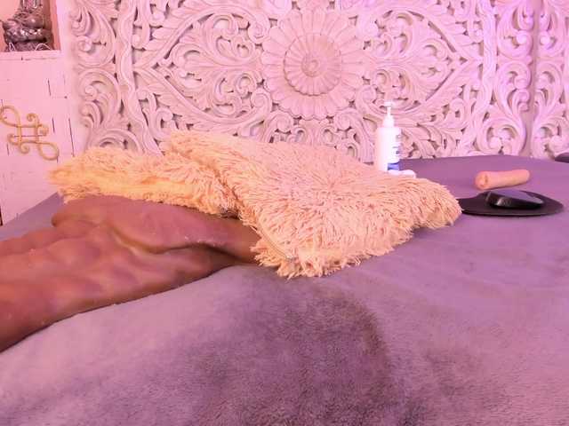 antonnella-lopez's BongaCams show and profile