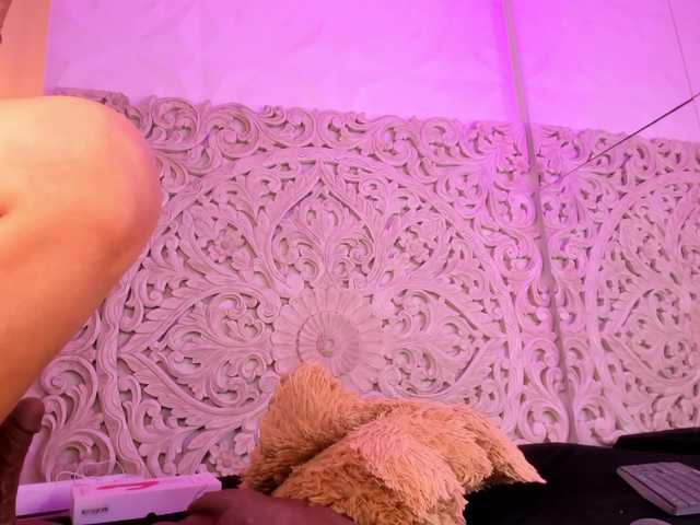 antonnella-lopez's BongaCams show and profile