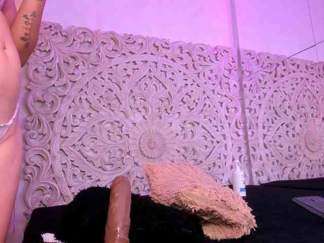 antonnella-lopez Live Webcam on BongaCams