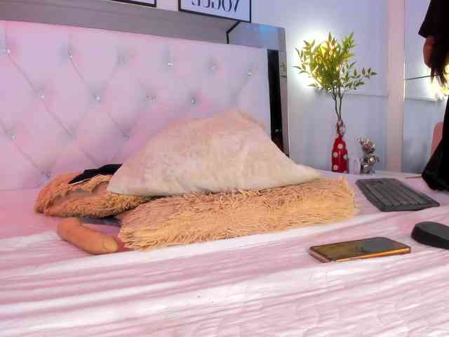 antonnella-lopez webcam