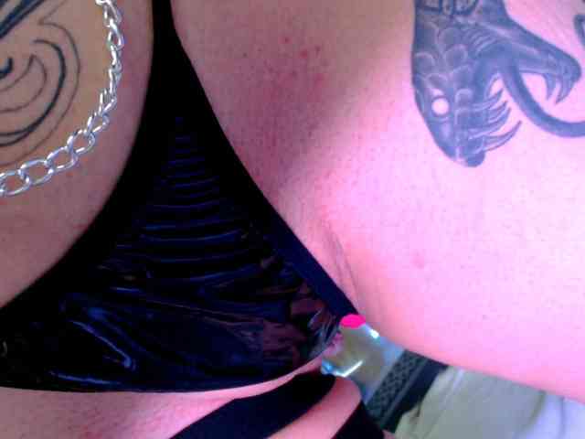 arianatattoos webcam