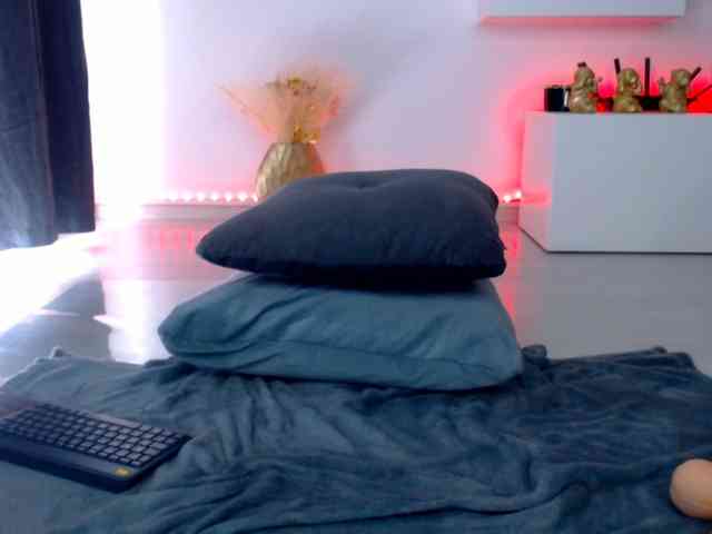 arianatattoos webcam