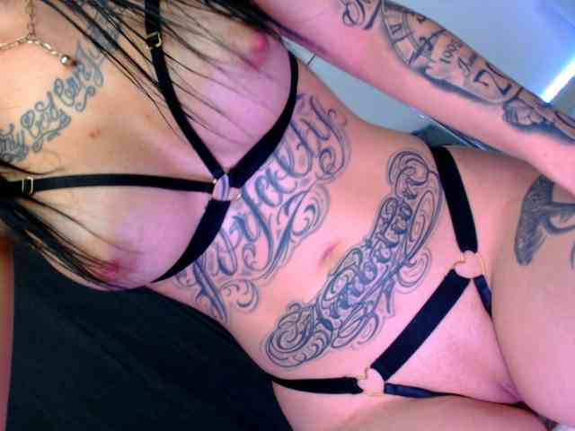 arianatattoos webcam