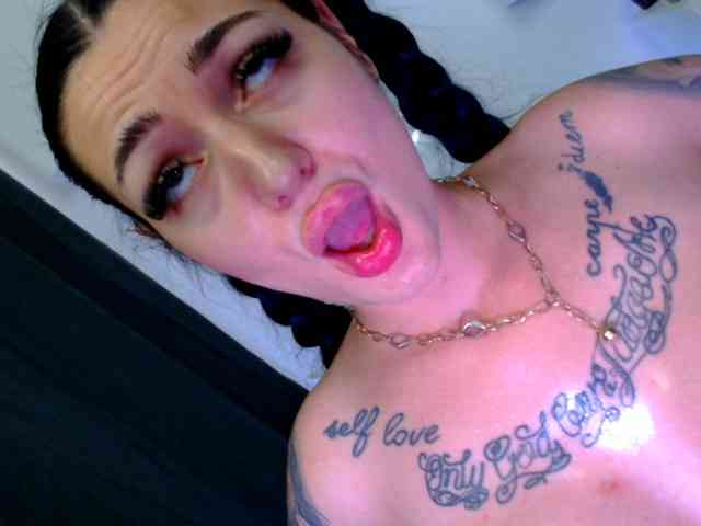 arianatattoos webcam