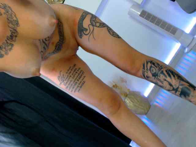 arianatattoos webcam