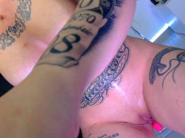 arianatattoos webcam