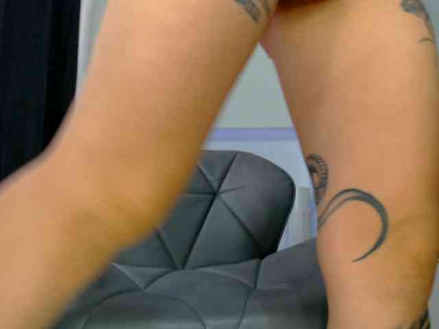 arianatattoos webcam