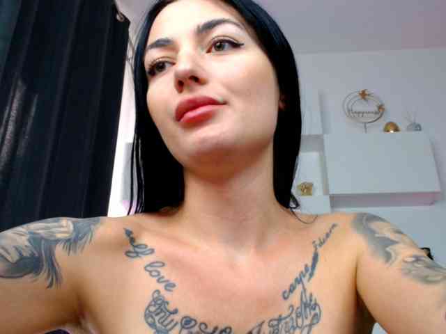 arianatattoos webcam