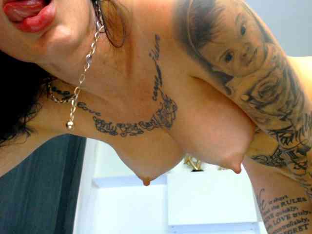 arianatattoos webcam