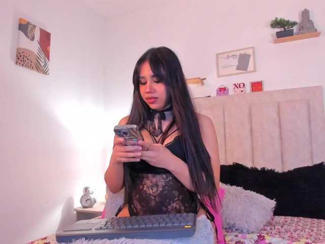  Avaline-blanc chat room