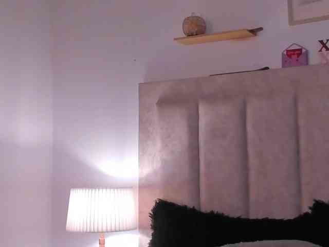 Avaline-blanc webcam