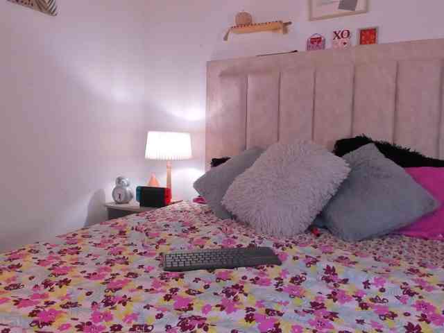 Avaline-blanc webcam