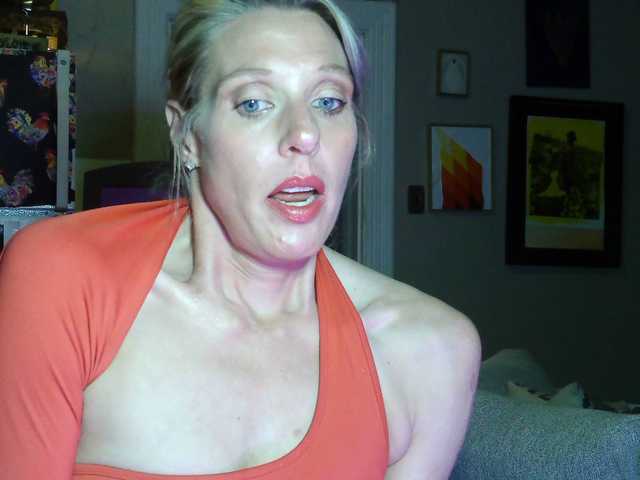 mylfGlama's BongaCams show and profile