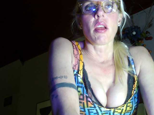 mylfGlama's BongaCams show and profile