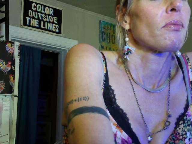 mylfGlama's BongaCams show and profile