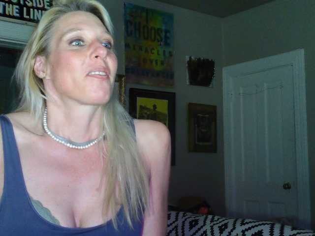 mylfGlama's BongaCams show and profile