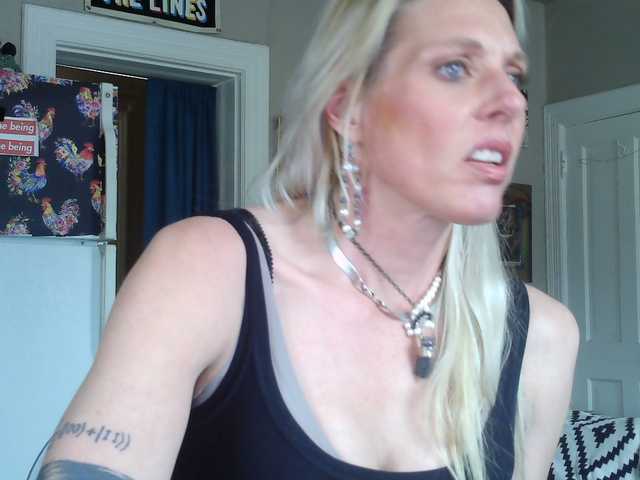 mylfGlama from BongaCams is Freechat