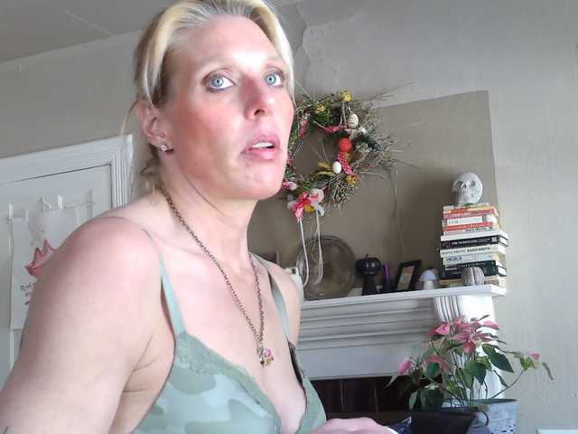 mylfGlama's BongaCams show and profile