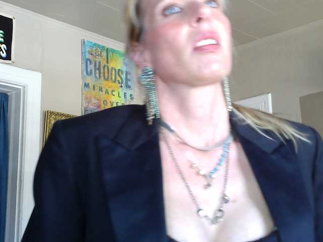 mylfGlama's BongaCams show and profile