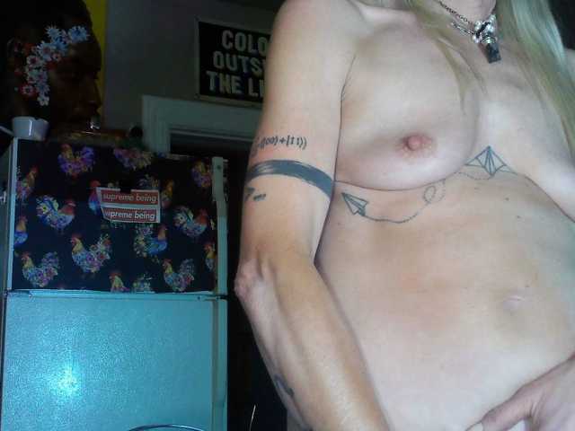 mylfGlama's BongaCams show and profile