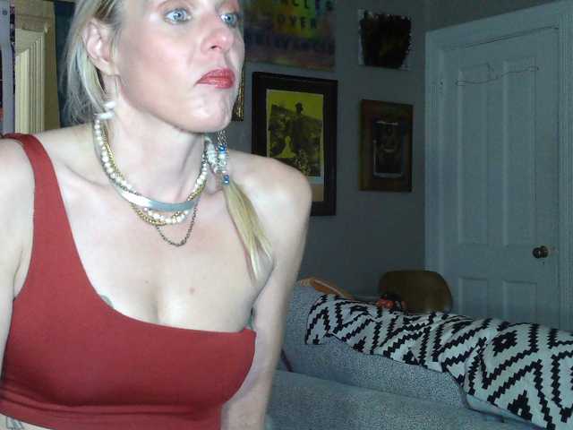 mylfGlama's BongaCams show and profile