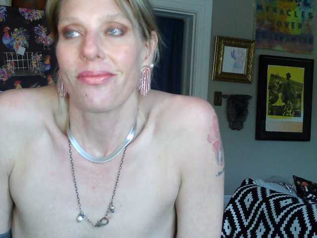 mylfGlama's BongaCams show and profile