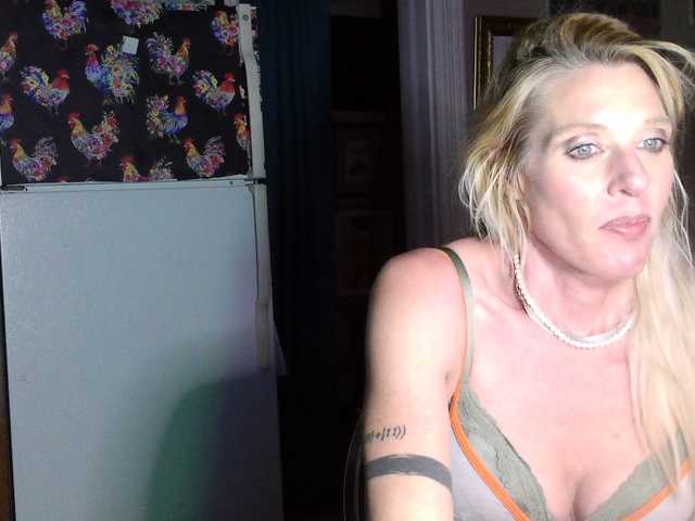 mylfGlama's BongaCams show and profile