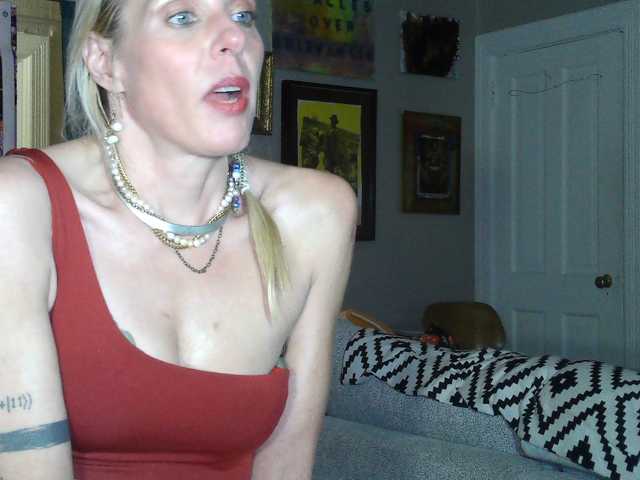 mylfGlama's BongaCams show and profile