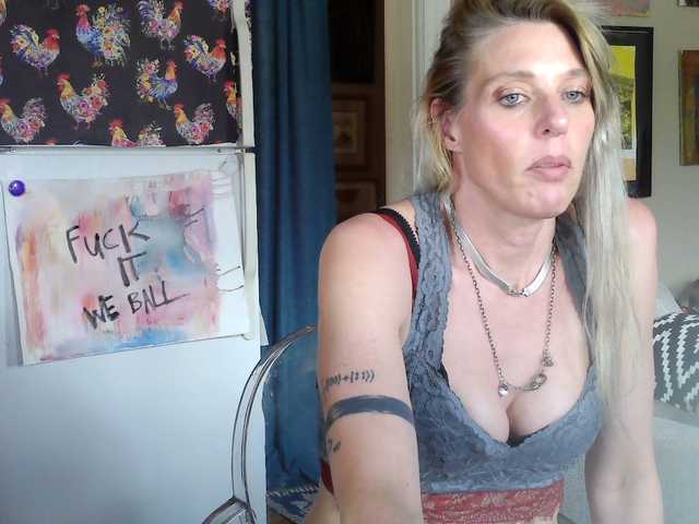 mylfGlama's BongaCams show and profile