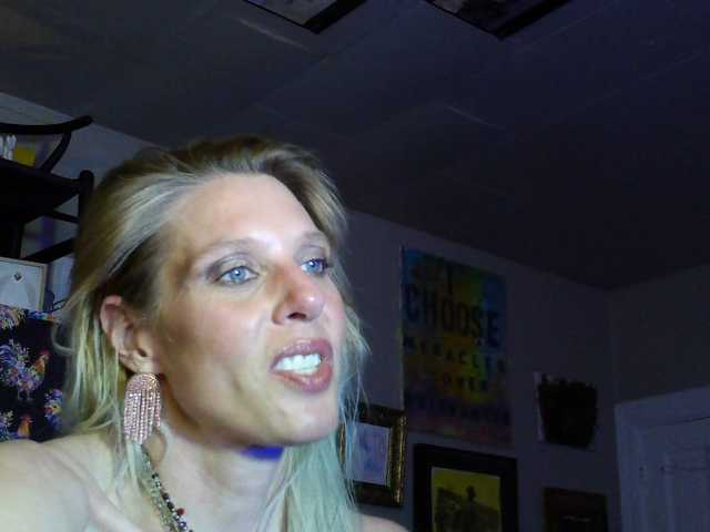 mylfGlama's BongaCams show and profile