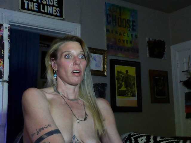 mylfGlama's BongaCams show and profile