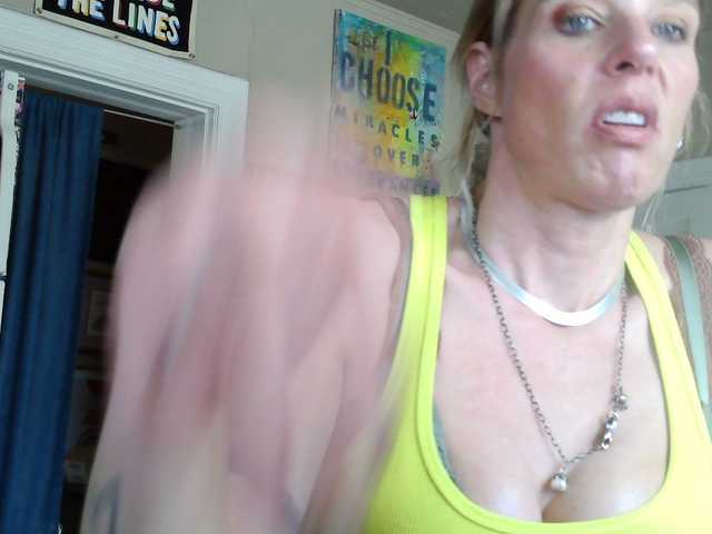 mylfGlama's BongaCams show and profile