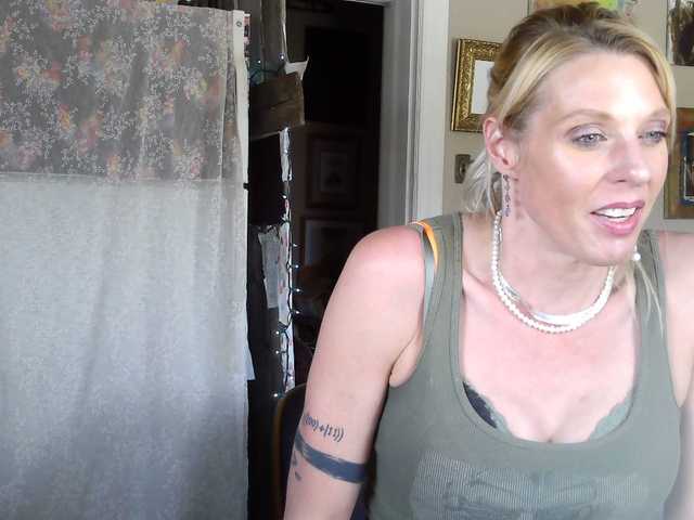 mylfGlama's BongaCams show and profile