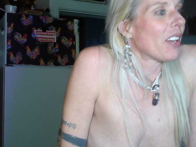 mylfGlama's BongaCams show and profile