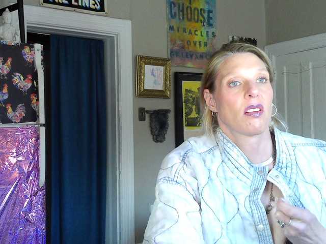 mylfGlama's BongaCams show and profile