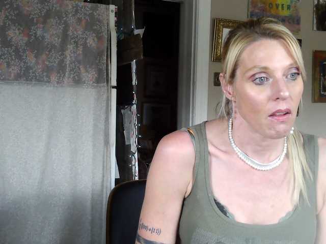 mylfGlama's BongaCams show and profile