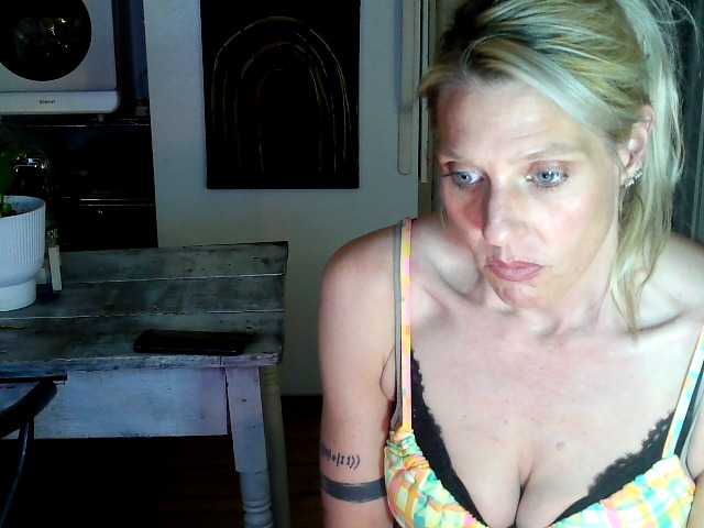 mylfGlama's BongaCams show and profile