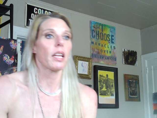 mylfGlama's BongaCams show and profile