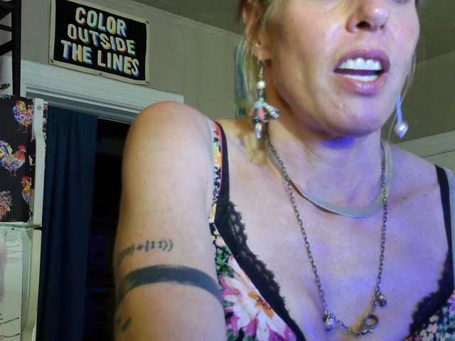 mylfGlama's BongaCams show and profile