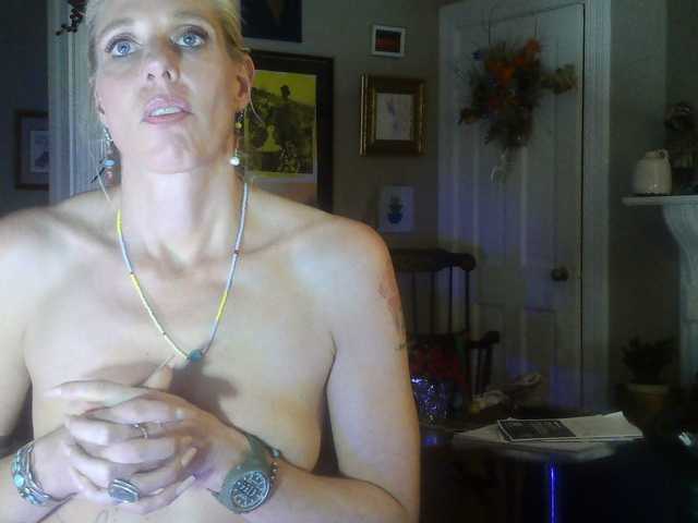 mylfGlama's BongaCams show and profile