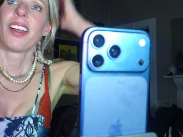 mylfGlama's BongaCams show and profile