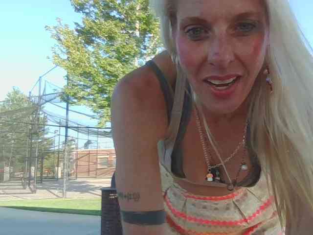 mylfGlama webcam