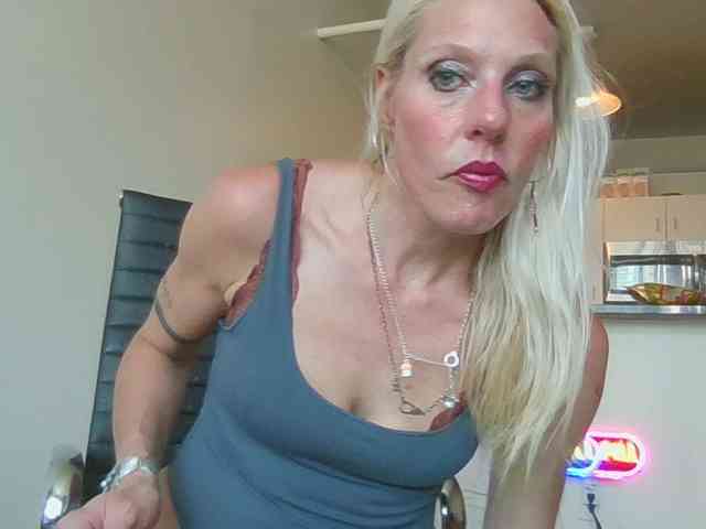 mylfGlama webcam