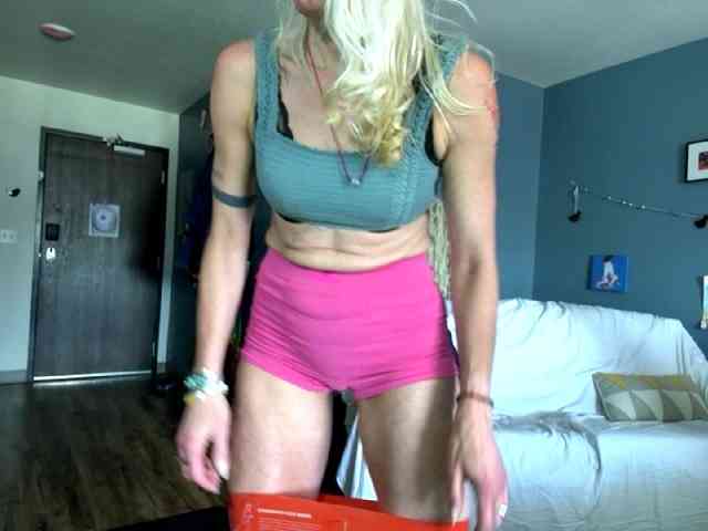 mylfGlama webcam