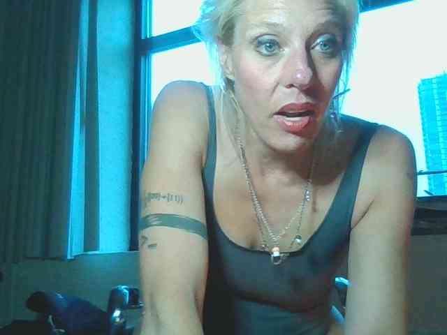 flirt chat room MylfGlama