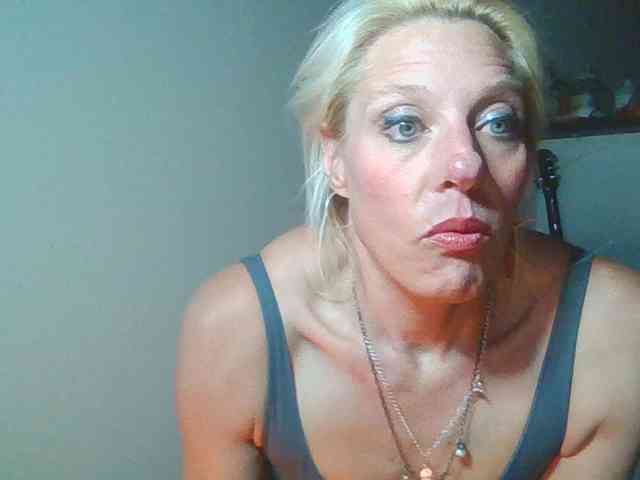 flirt chat room MylfGlama